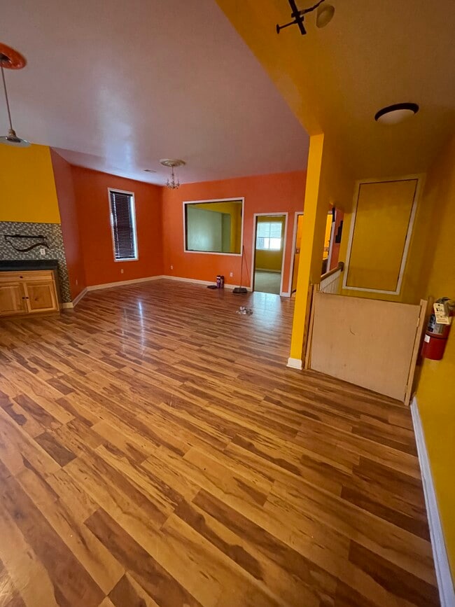 Photo - 1224 S Cesar E Chavez Dr Unit UPPER