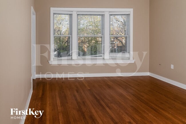 Photo - 3916 N Sawyer Ave