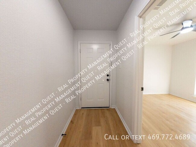 Photo - 1224 Mockingbird Ln