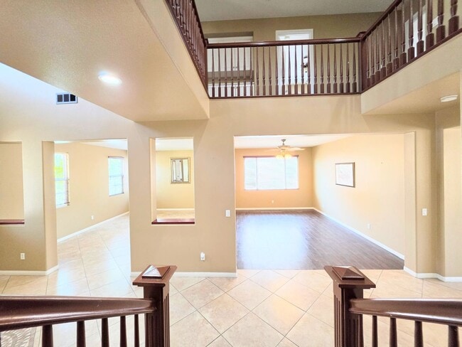 Photo - 30040 Cheveley Park St