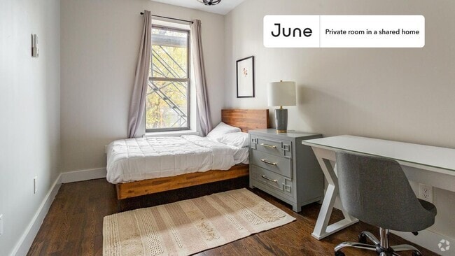Building Photo - Private bedroom in 4 bed/2 bath Home