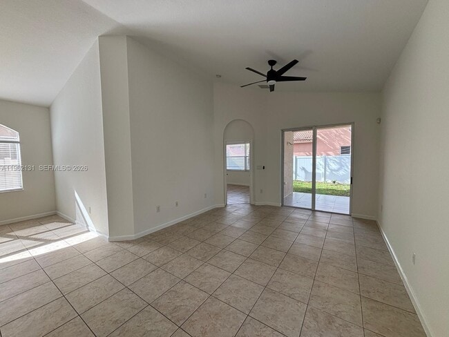 Photo - 3964 NE 11th Dr