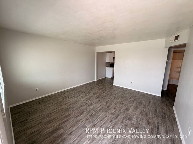 Photo - 4837 E Willetta St Unit 3