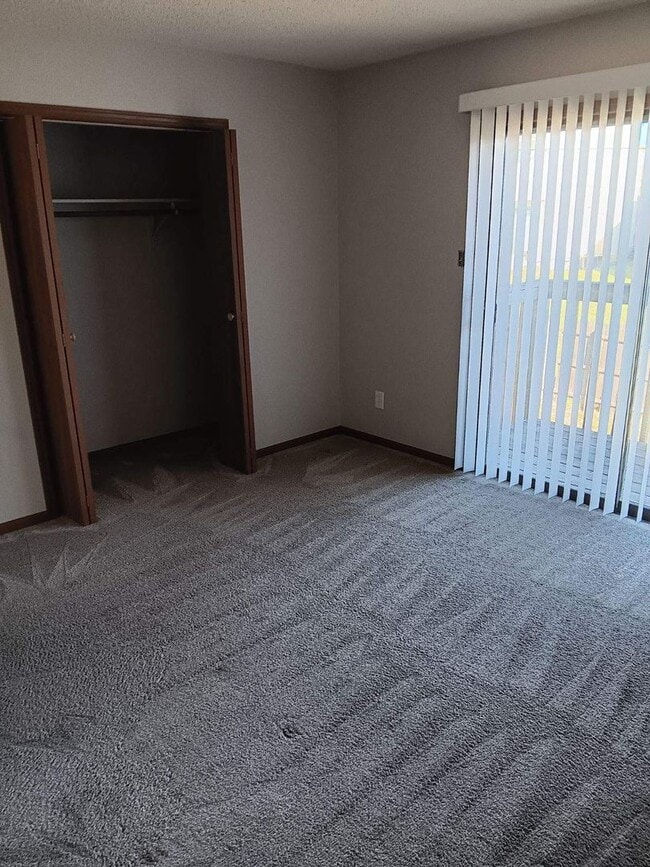 Photo - 850 Sq Ft, 2-bedroom, 1-Bath Apartment in 4-plex near 29th & Wannamaker. Unidad B