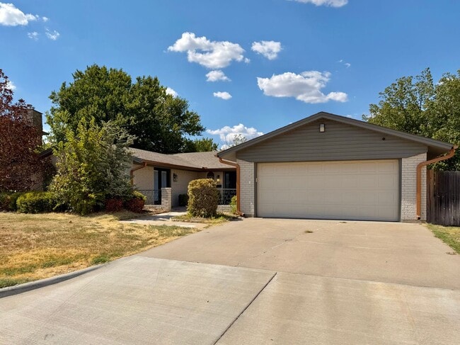6933 NW Eisenhower Dr