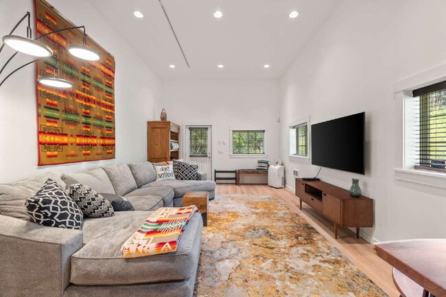 Photo - Furnished Modern Loft in Ottery Bay