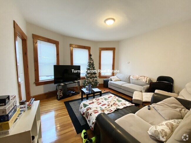 Building Photo - 3 Sudan St Rental
