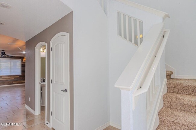 Photo - 2058 Bluff Creek St