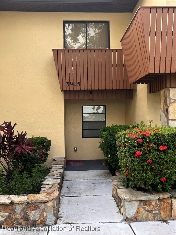 Building Photo - 3915 Edgewater Dr