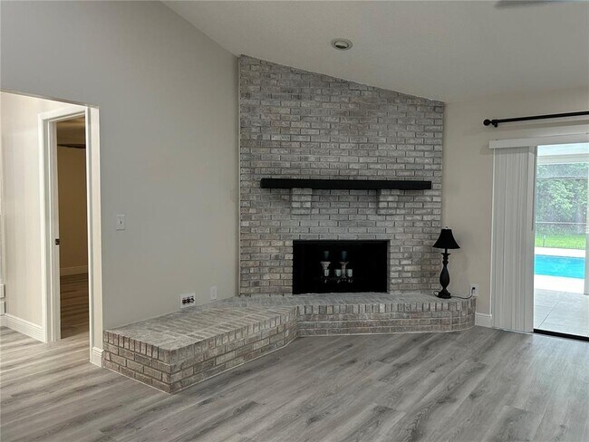 Photo - 484 E Maine Ave