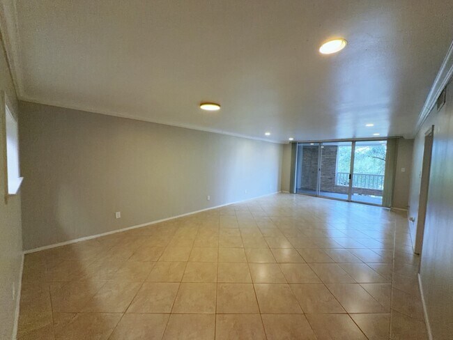 Photo - 2210 Dorrington St Unit 306