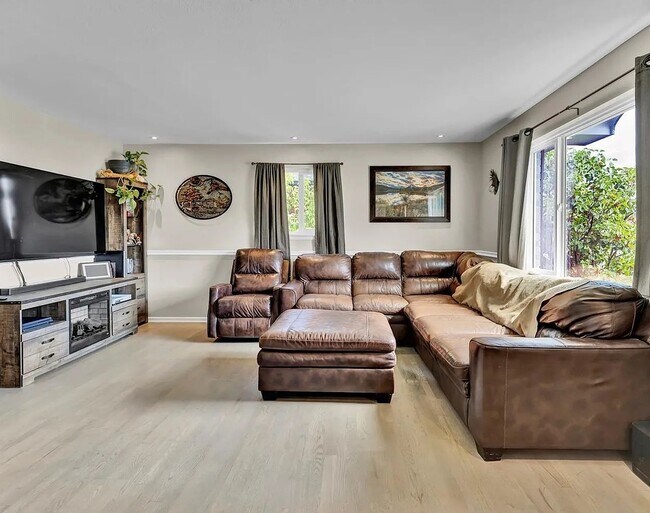 Photo - 1669 S Dudley Ct