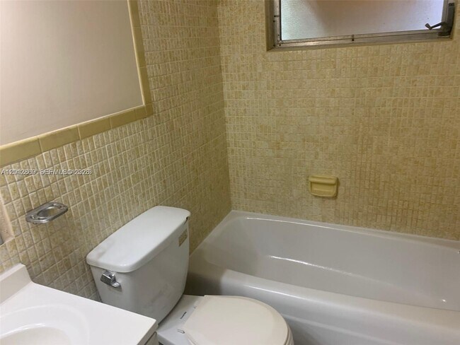 Photo - 1702 McKinley St Unit 4
