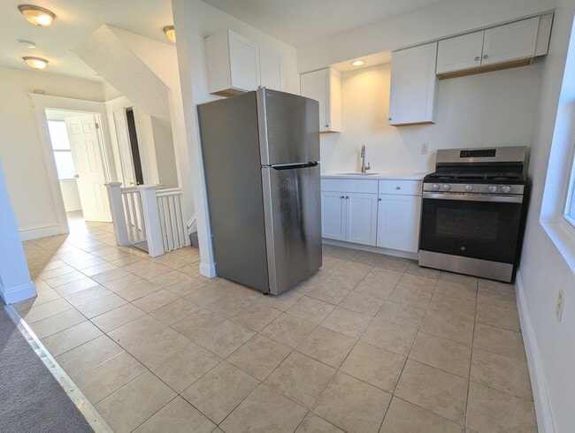 Building Photo - bot3705 Unit 2