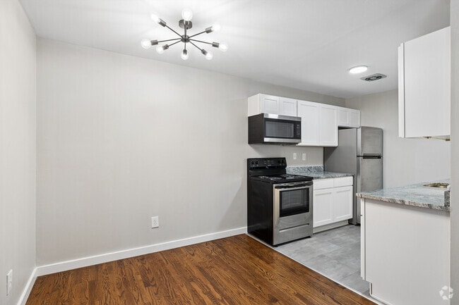 F28 Lewiston - 2BR, 1BA - 790SF - Dining Room