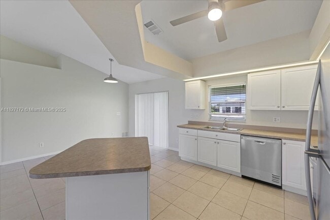 Photo - 1529 SW 15th Pl