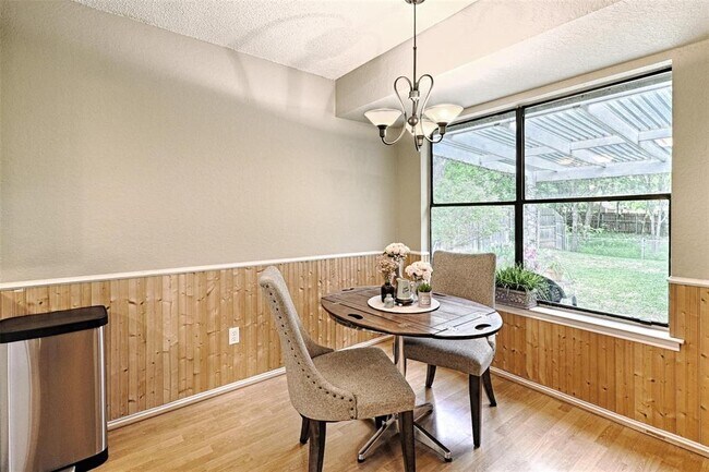 Photo - 513 Owens Dr