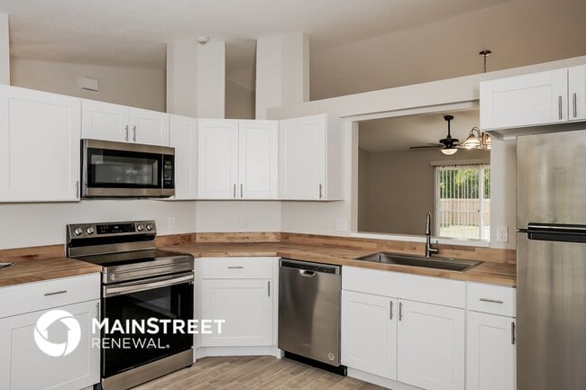 Photo - 1722 Elmhurst Cir SE