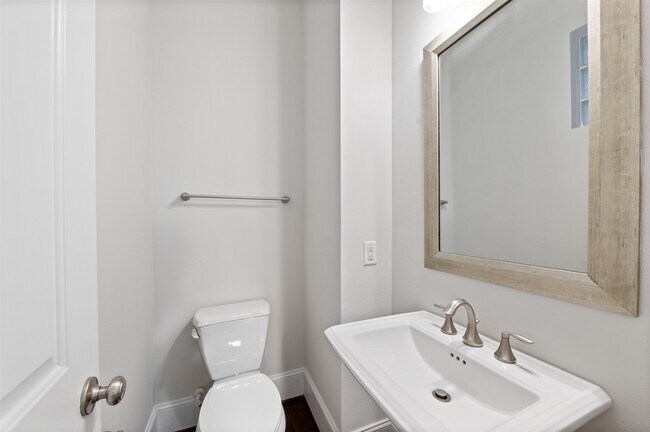 Photo - 1823 Drew St