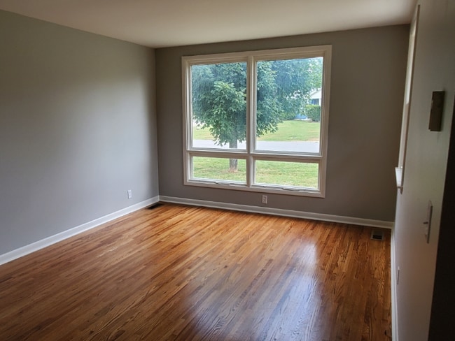 Photo - 3829 Crouch Dr