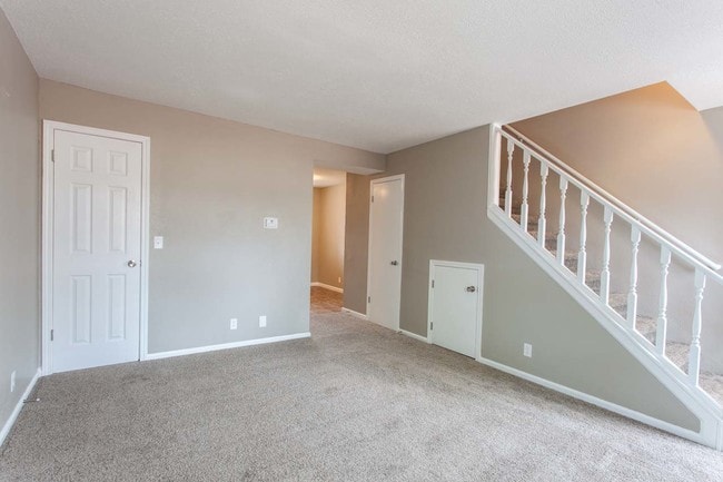 Photo - 419 W 31st St S