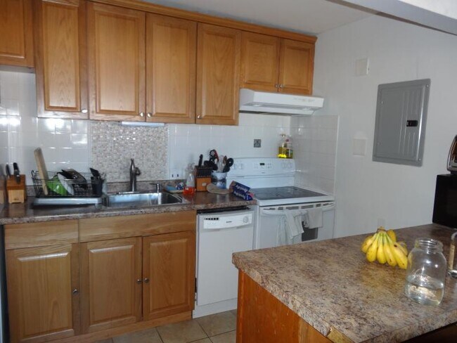 Photo - 9 Commonwealth Ct Unidad 14 Rental