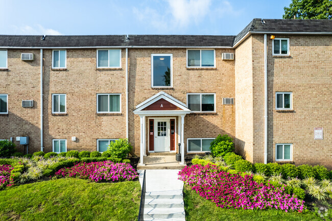 Building Photo - Holly Court Rental