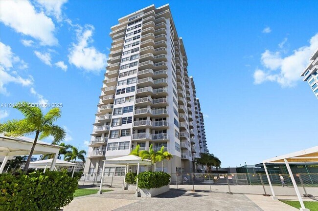 Building Photo - 18011 Biscayne Blvd Unit 1603