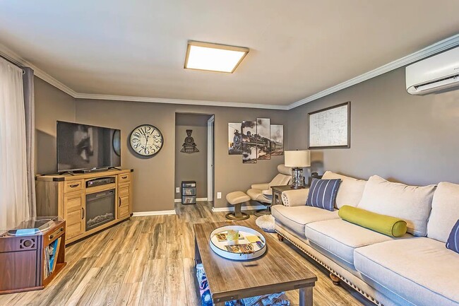 Photo - 2402 Rodney Dr