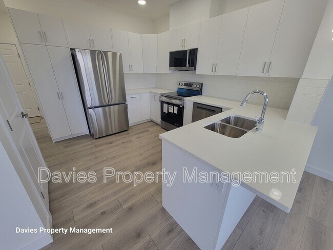 Photo - 7110 Keswick Dr SW