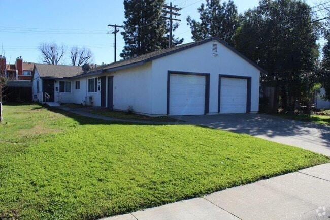 Building Photo - 10228 S White Rock Rd Rental
