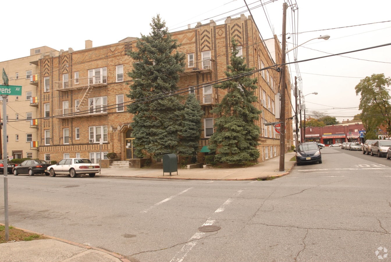 Photo - 248 Fowler Ave Apartments