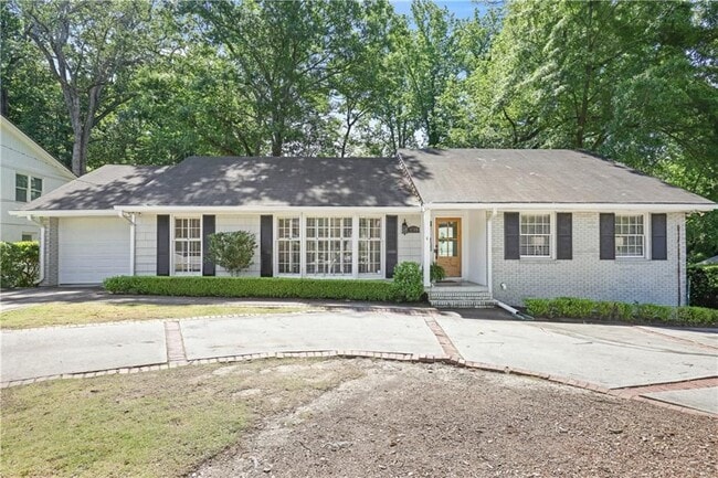 Building Photo - 2509 Sharondale Dr NE