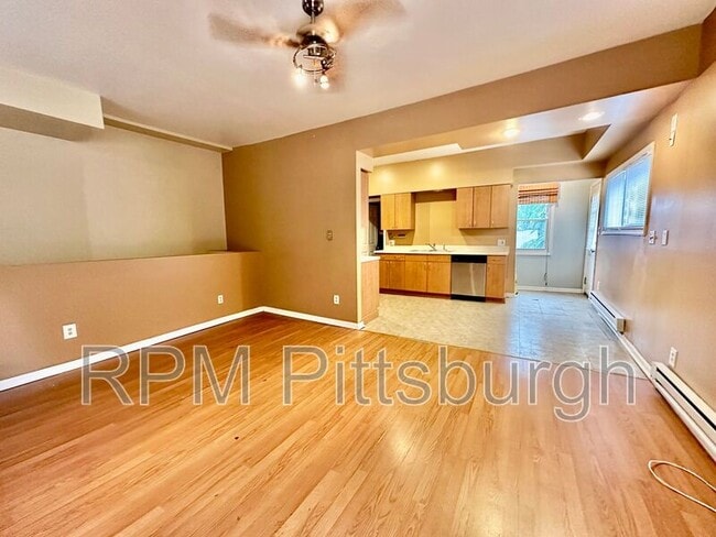 Building Photo - 2709 Josephine St Rental