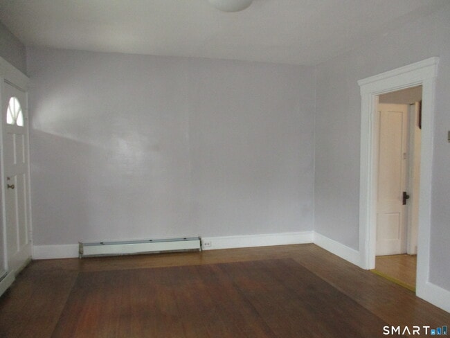 Photo - 105 Woodstock Ave