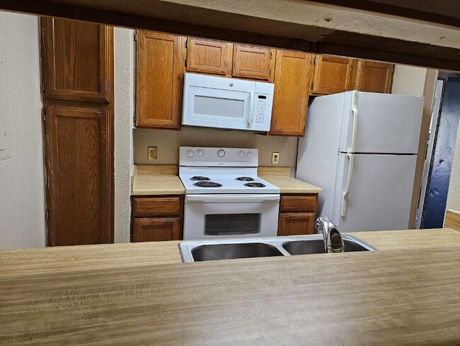 Photo - 9611 Walnut St