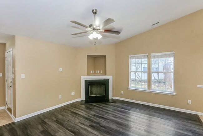 Photo - 1563 Hollow Maple Dr