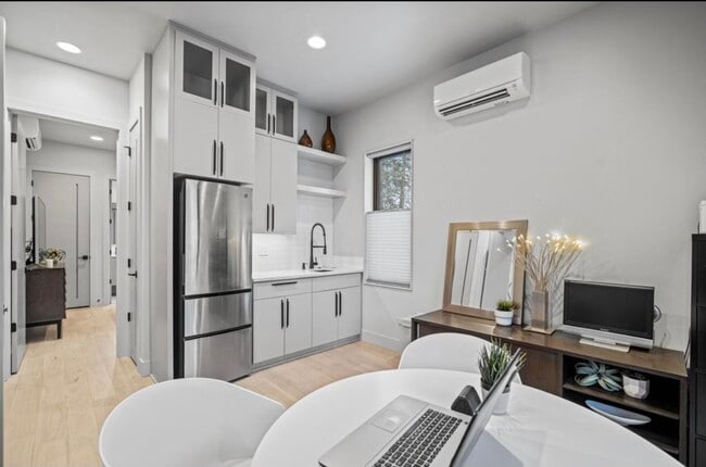 Photo - One bedroom apartment on Bend's SW side. E...