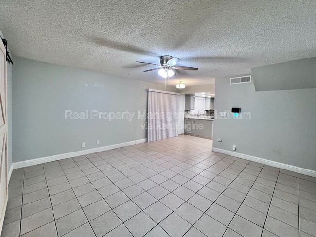 Photo - 404 N Villa Ave