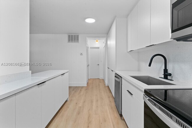 Photo - 1620 West Dr Unit 305