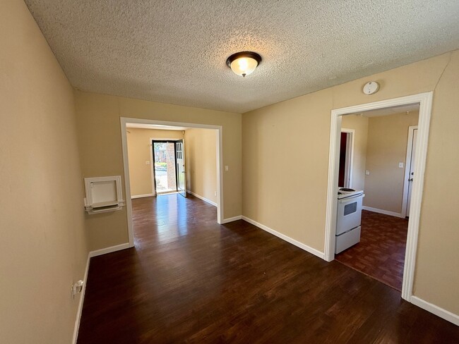 Photo - 2021 Westchester Dr