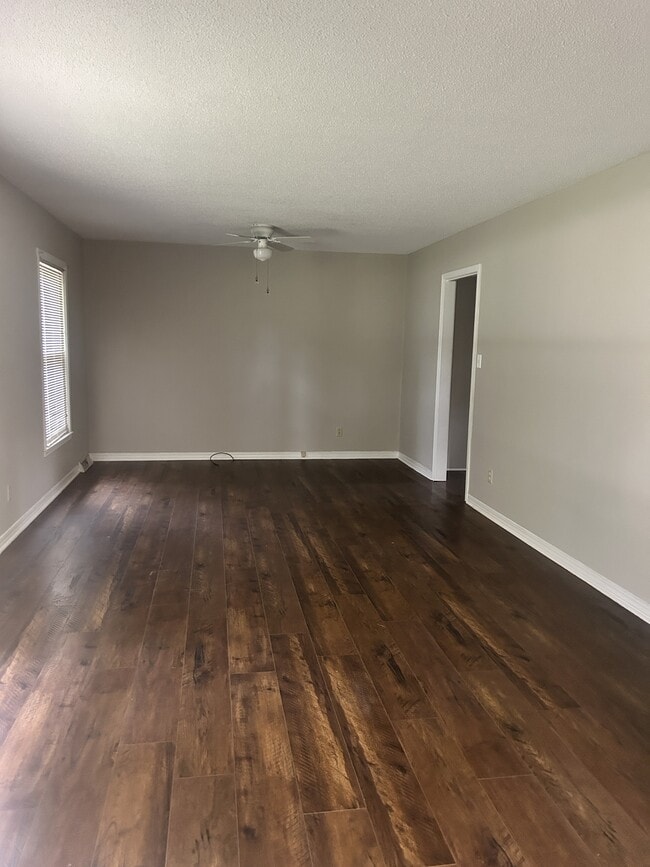 Photo - 2230 Cloyd Blvd