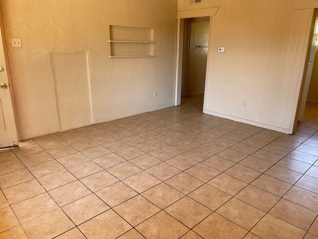 Photo - MOVE IN SPECIAL-500.00 OFF 1ST MONTHS RENT... Unit Forg2130A
