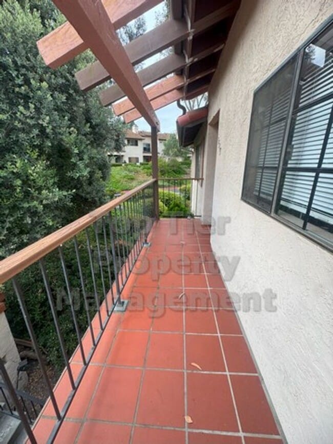 Building Photo - Stunning 3-Bed, 2-Bath Carlsbad End Unit f... Rental