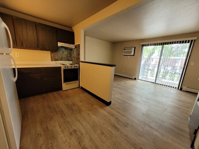 Photo - 545 Spinnaker Ln