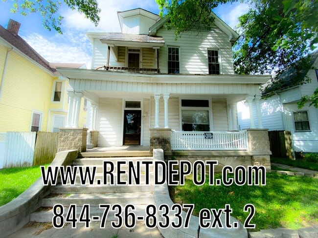 Building Photo - Beautiful 4 bedroom/1.5 bathroom home for ...
