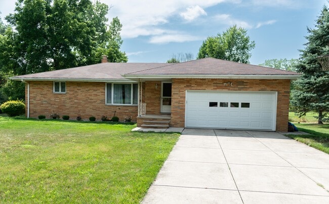 Building Photo - 10976 Shaker Dr Rental