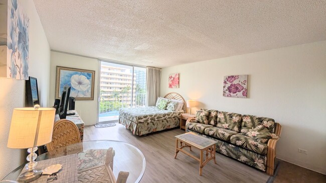 Building Photo - Fully furnished studio with parking and all utilities at Marine Surf Unit 608