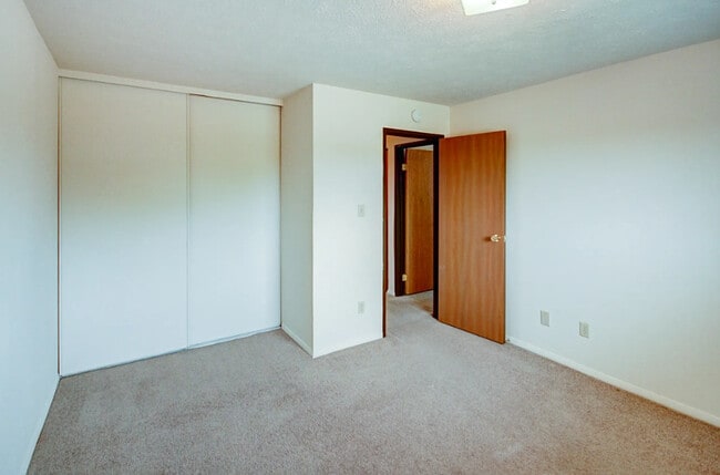 Photo - West Wind Apartments