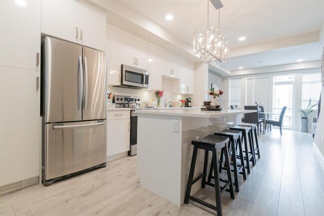 Photo - 8413-8413 Midtown Wy